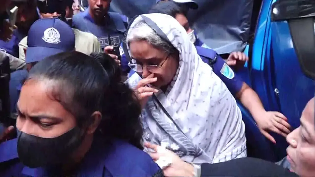 প্যারোলে মুক্তি পেয়ে কলাবাগানের বাসায় দীপু মনি, স্বামীর লাশ দেখে অশ্রুসিক্ত